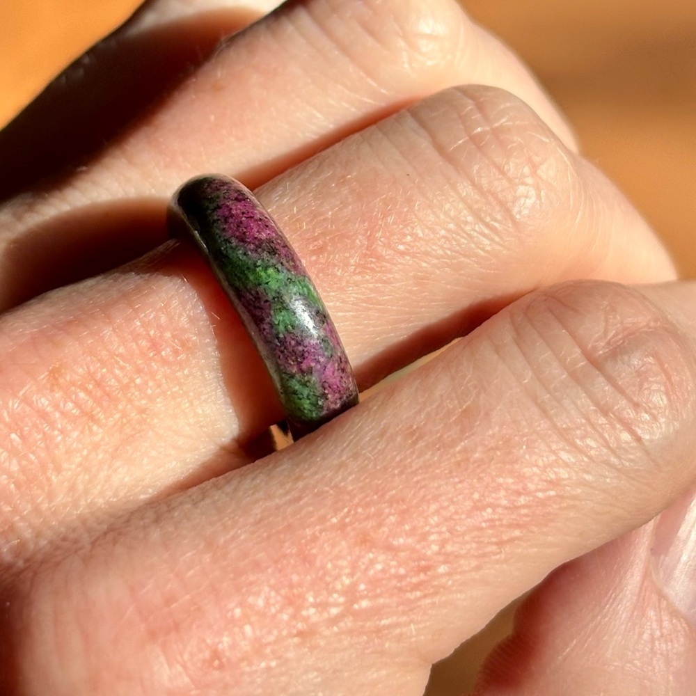 UV reactive Ruby Zoisite Crystal Ring Size 8